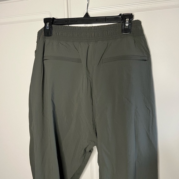 Athleta Textured Brooklyn Jogger Pant - Picture 7 of 11